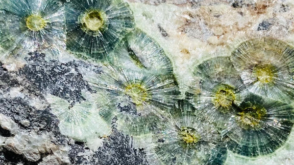 Wondrous wavellite- the springiest mineral of all!
